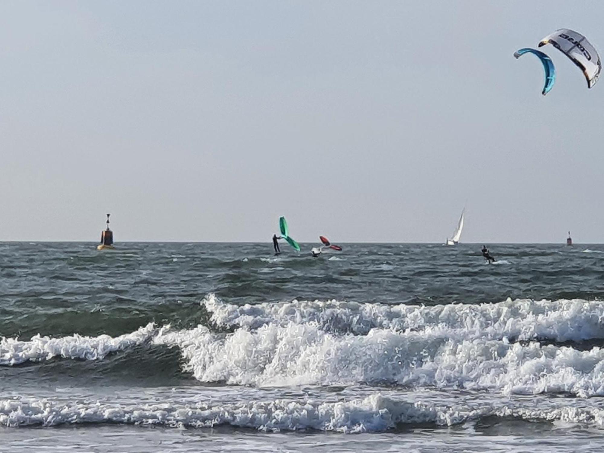 Bluebeach Scheveningen กรุงเฮก ภายนอก รูปภาพ
